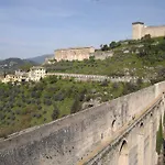 ガッタポーネ ホテル グッビオ