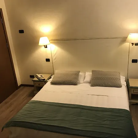加特鹏酒店 古比奥